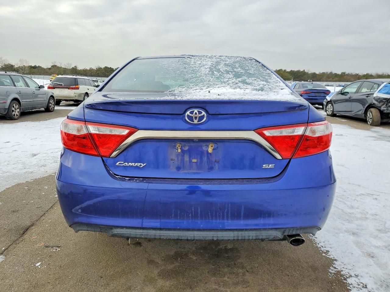 2015 TOYOTA CAMRY LE photo 6