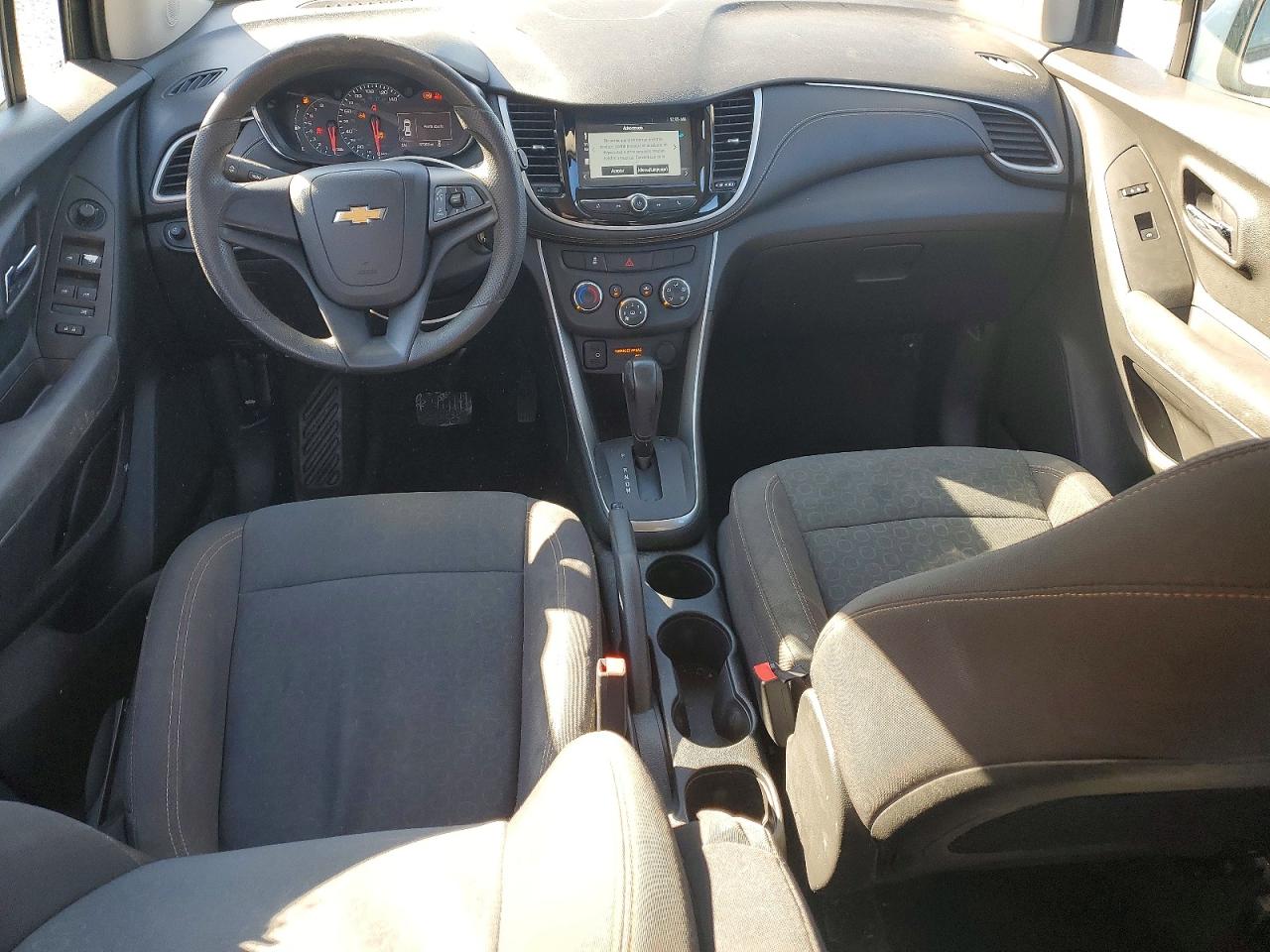 2017 CHEVROLET TRAX LS photo 8