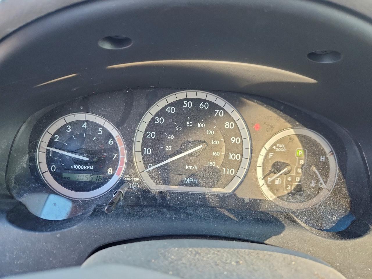 2004 TOYOTA SIENNA XLE photo 9