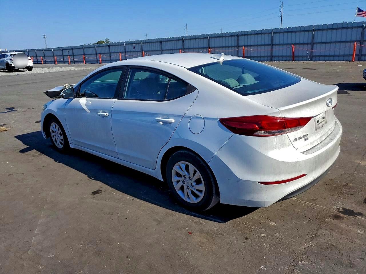 2017 HYUNDAI ELANTRA SE photo 2