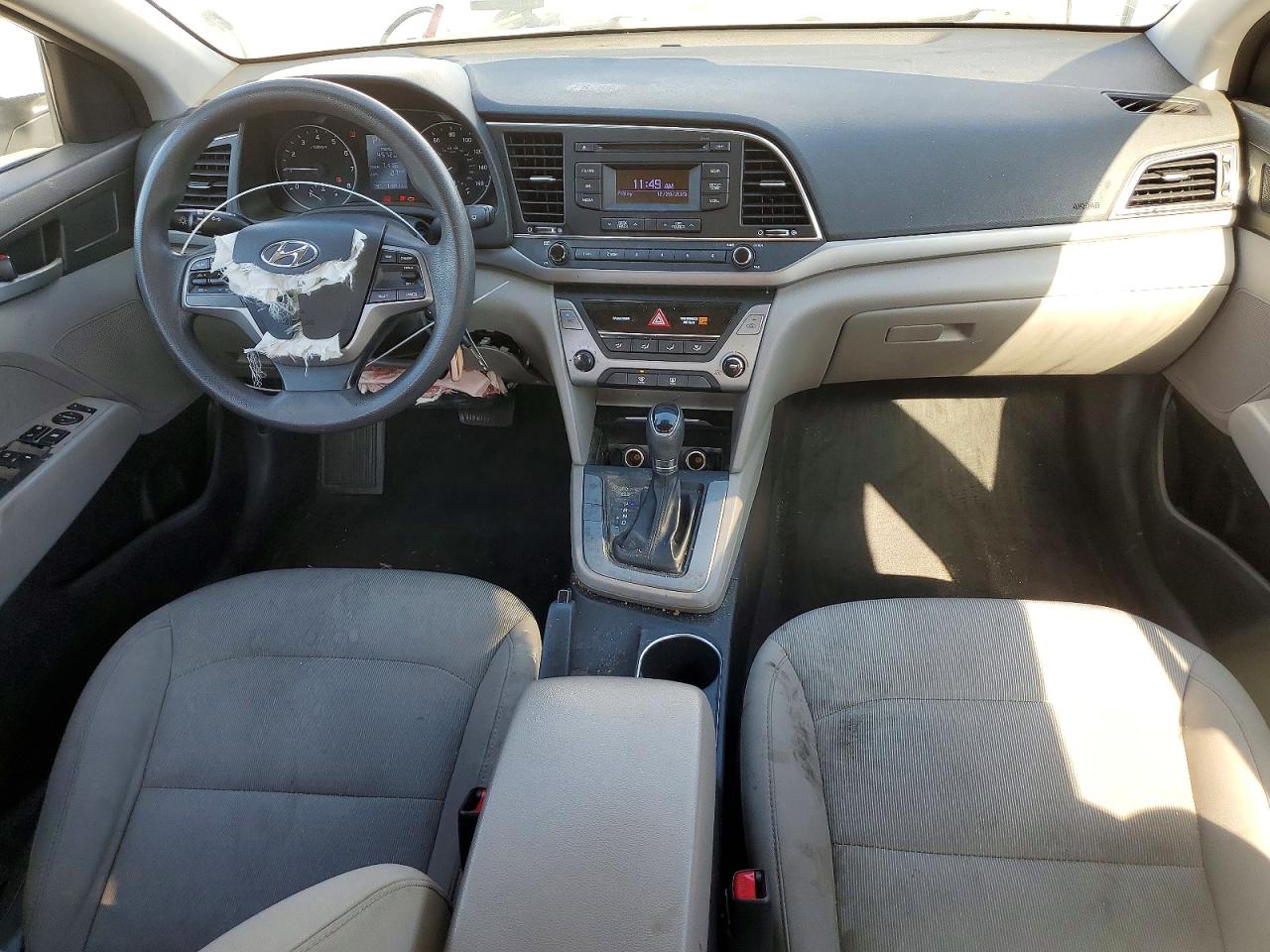 2017 HYUNDAI ELANTRA SE photo 8