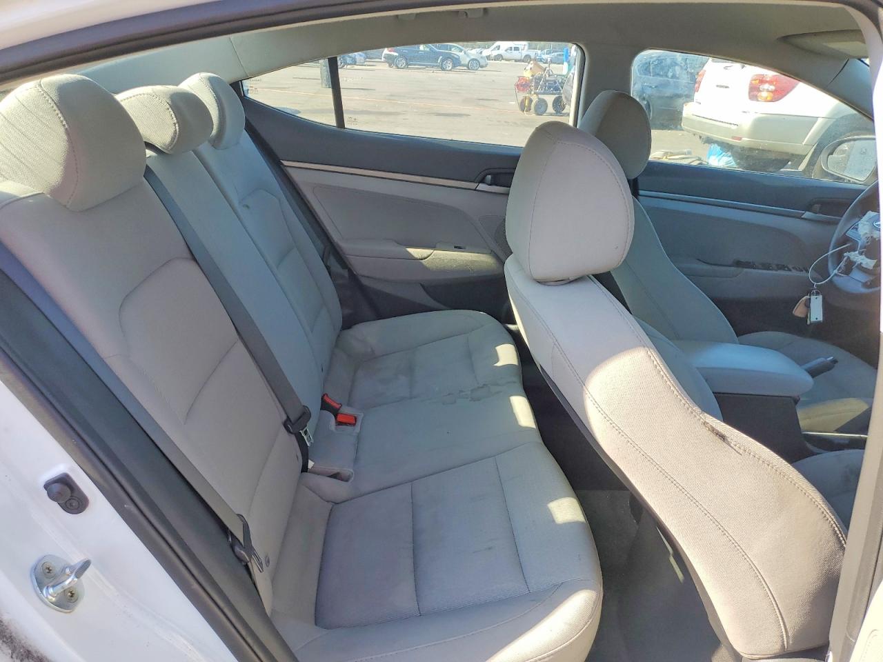 2017 HYUNDAI ELANTRA SE photo 10