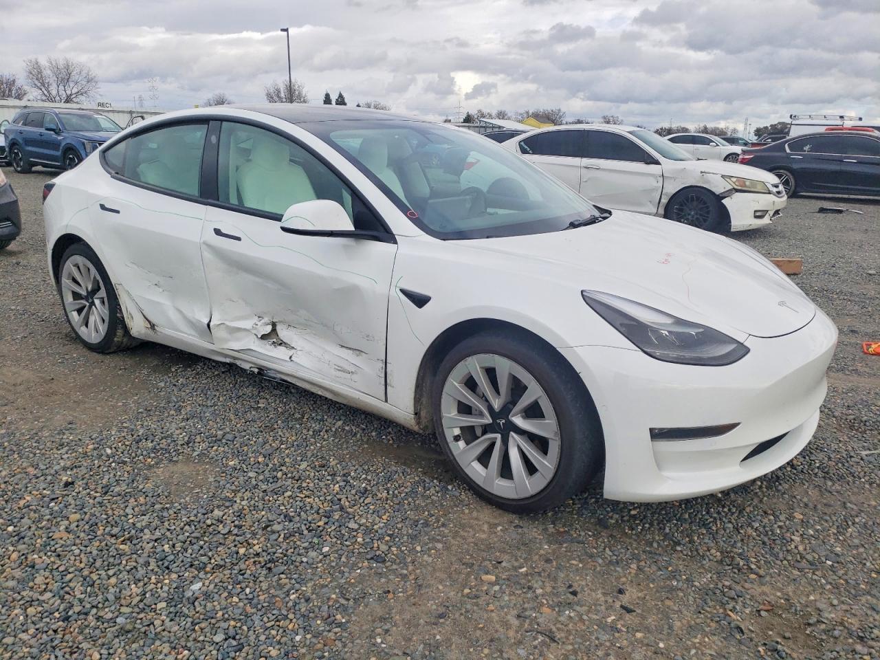 2022 TESLA MODEL 3 photo 4