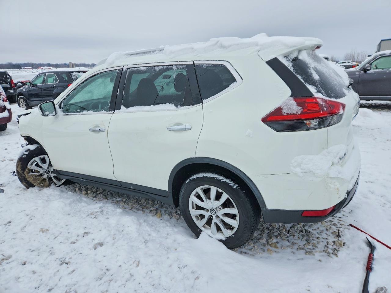 2019 NISSAN ROGUE S photo 2