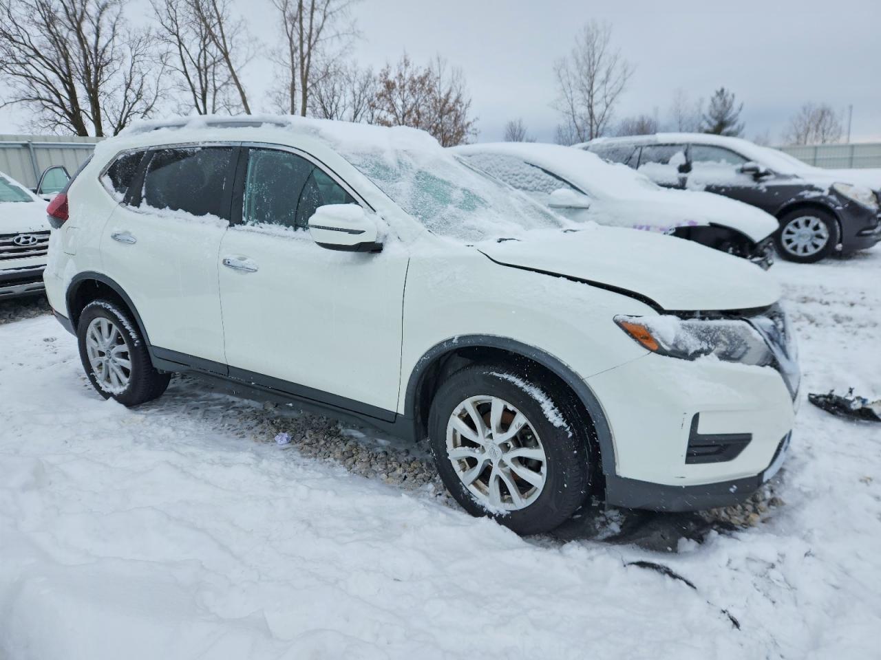 2019 NISSAN ROGUE S photo 4