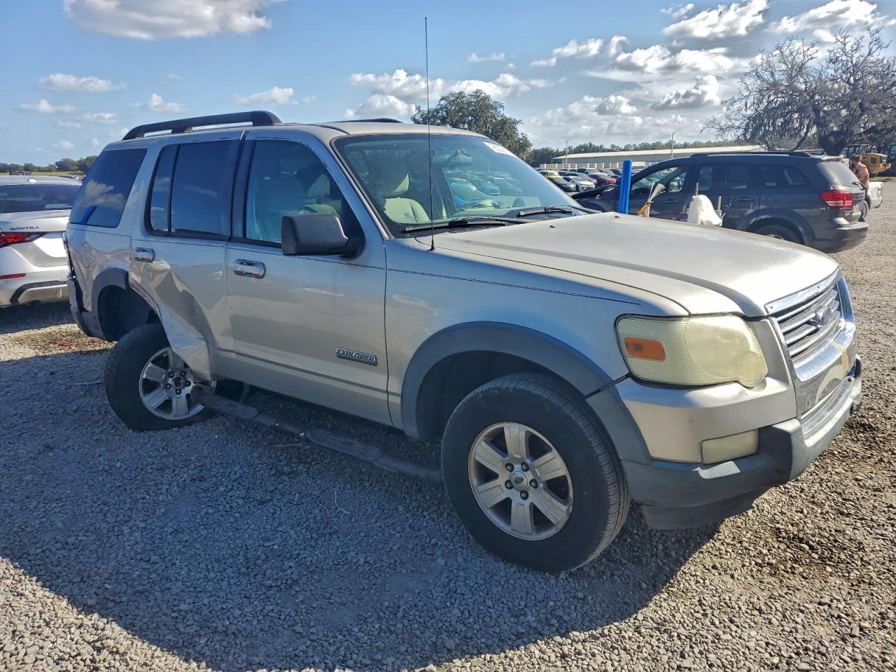 2007 FORD EXPLORER XLT photo 4