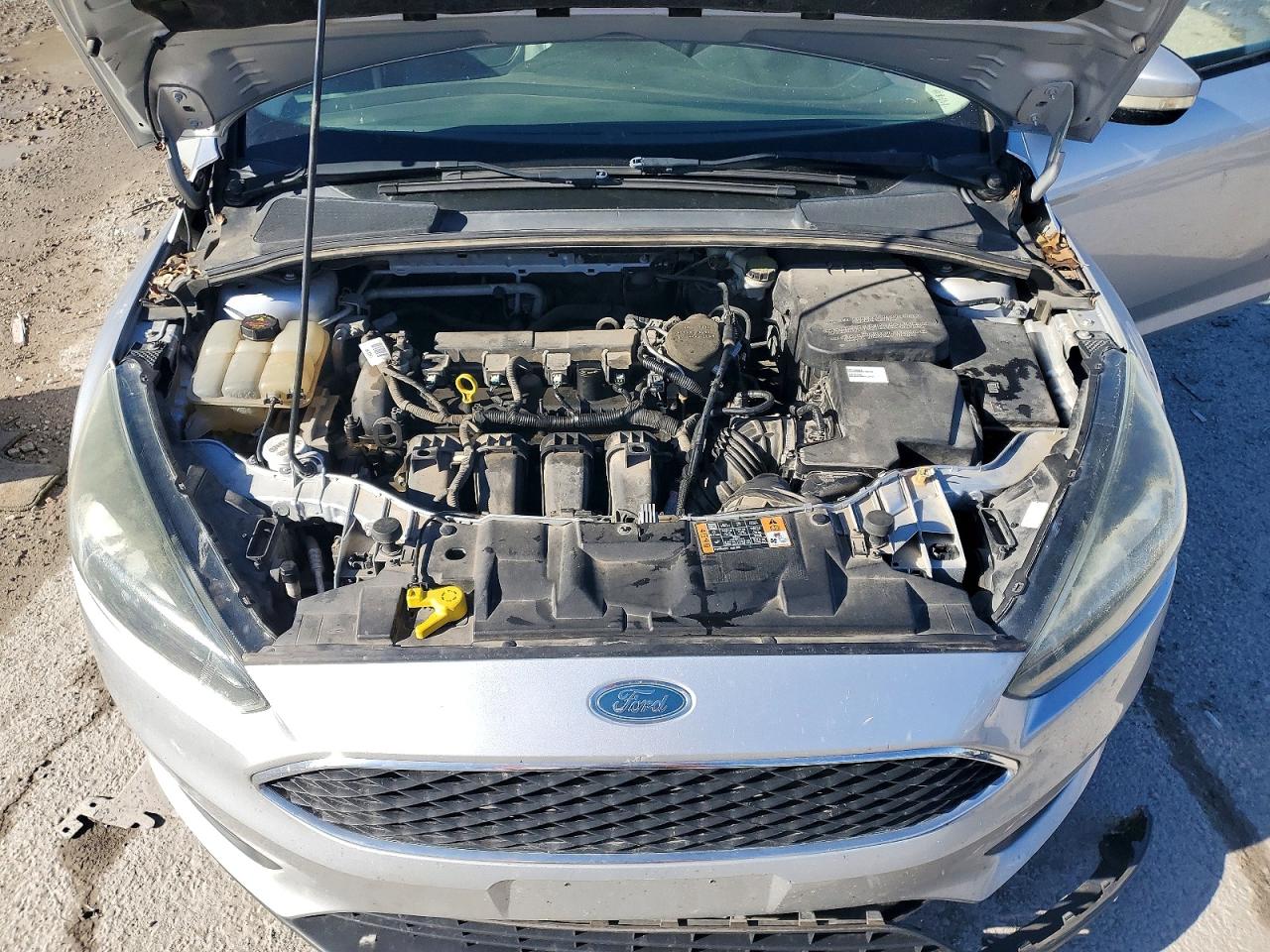 2015 FORD FOCUS SE photo 11