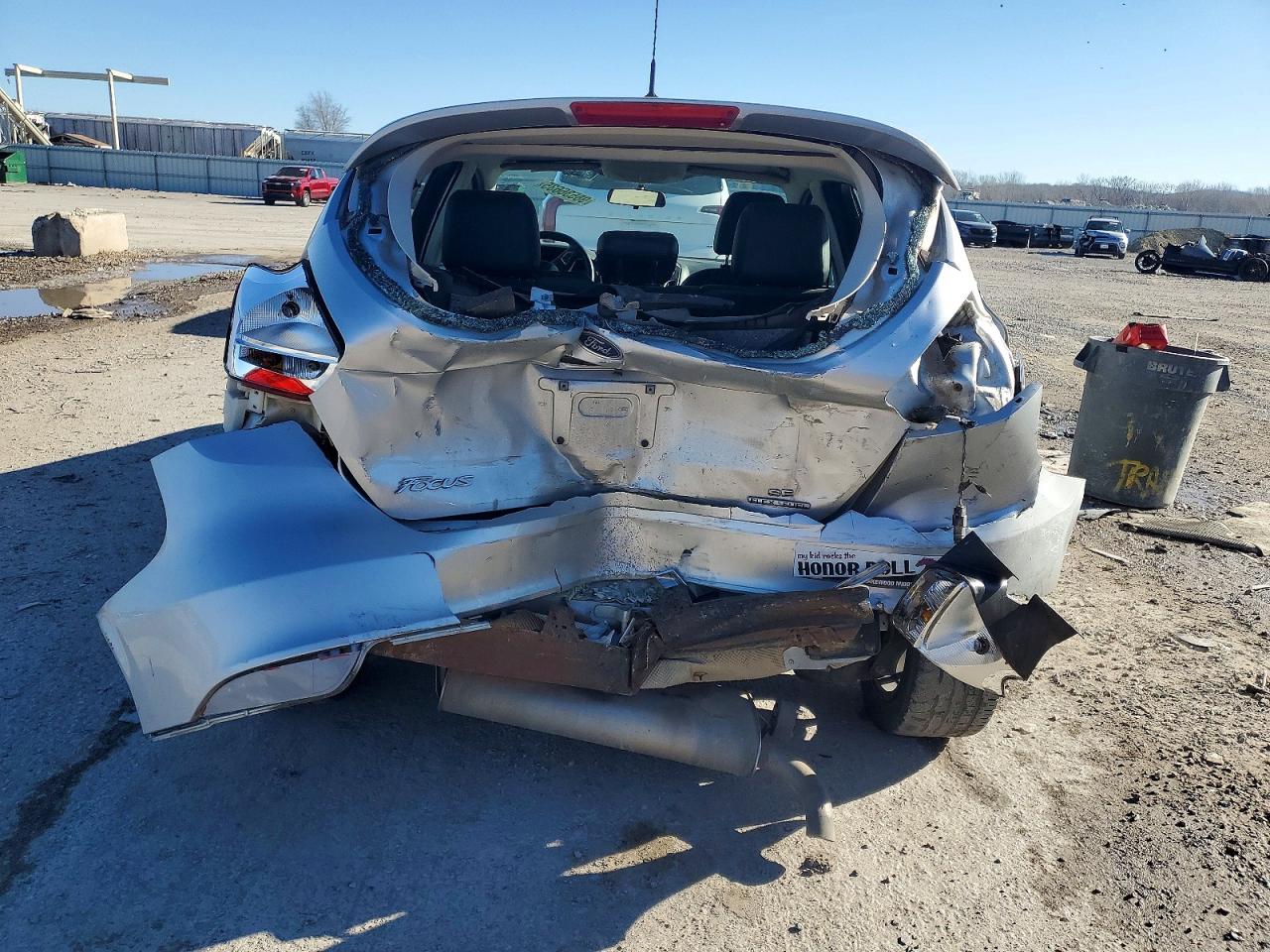 2015 FORD FOCUS SE photo 6