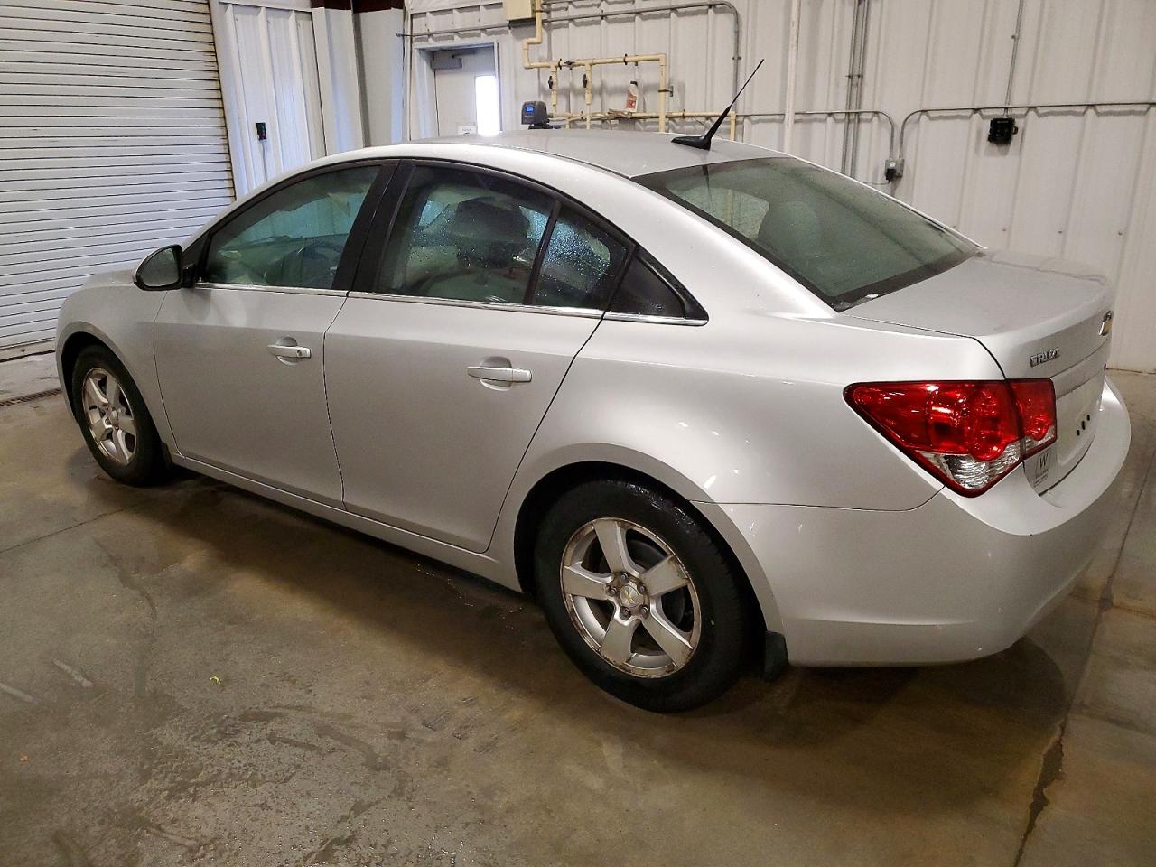 2014 CHEVROLET CRUZE LT photo 2