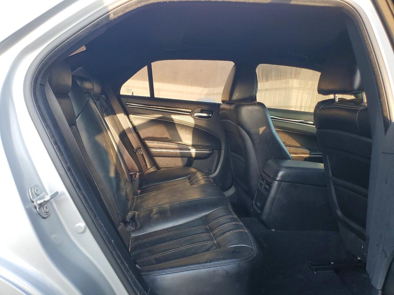 2019 CHRYSLER 300 S photo 10