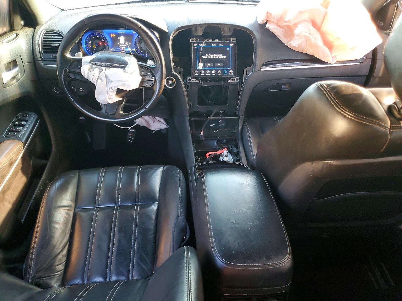 2019 CHRYSLER 300 S photo 8