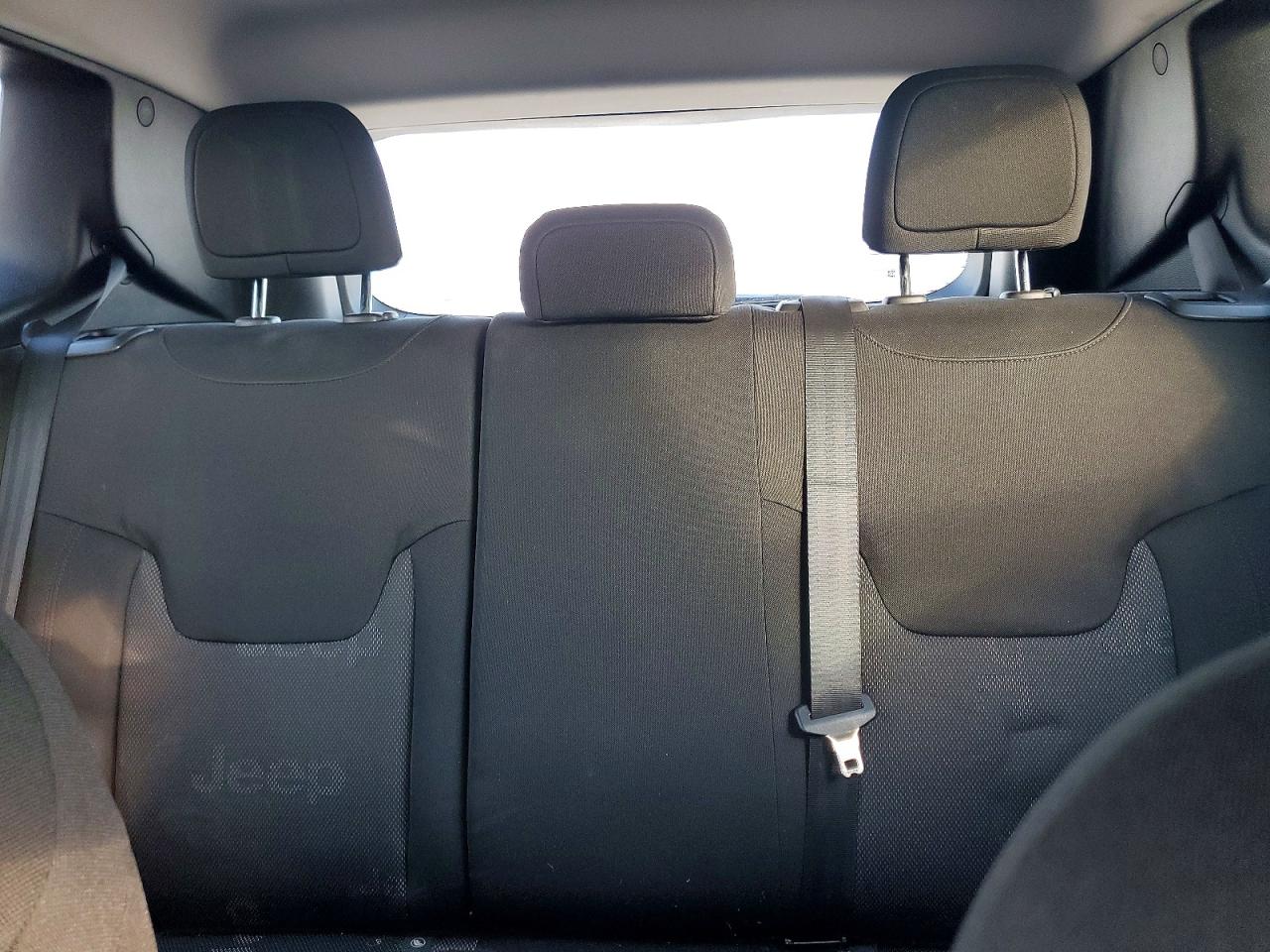 2017 JEEP RENEGADE SPORT photo 10
