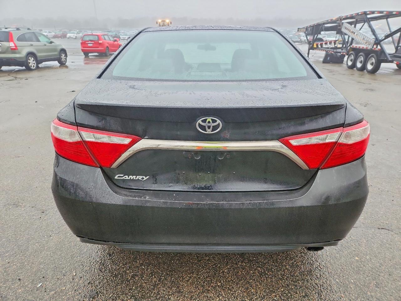 2017 TOYOTA CAMRY LE photo 16