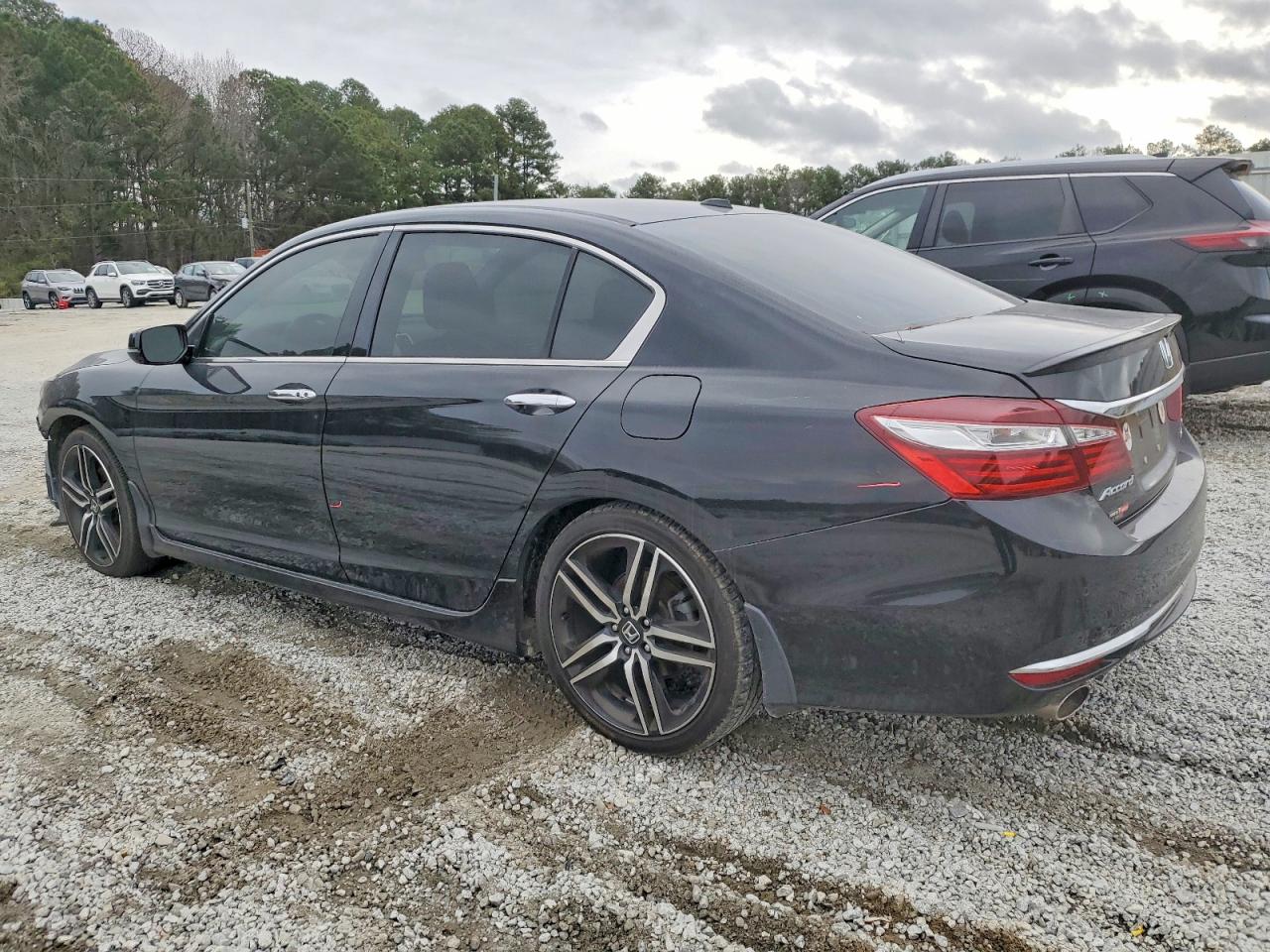 2017 HONDA ACCORD TOURING photo 2
