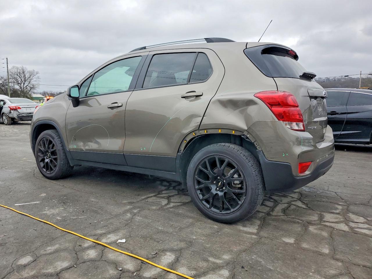 2022 CHEVROLET TRAX 1LT photo 2