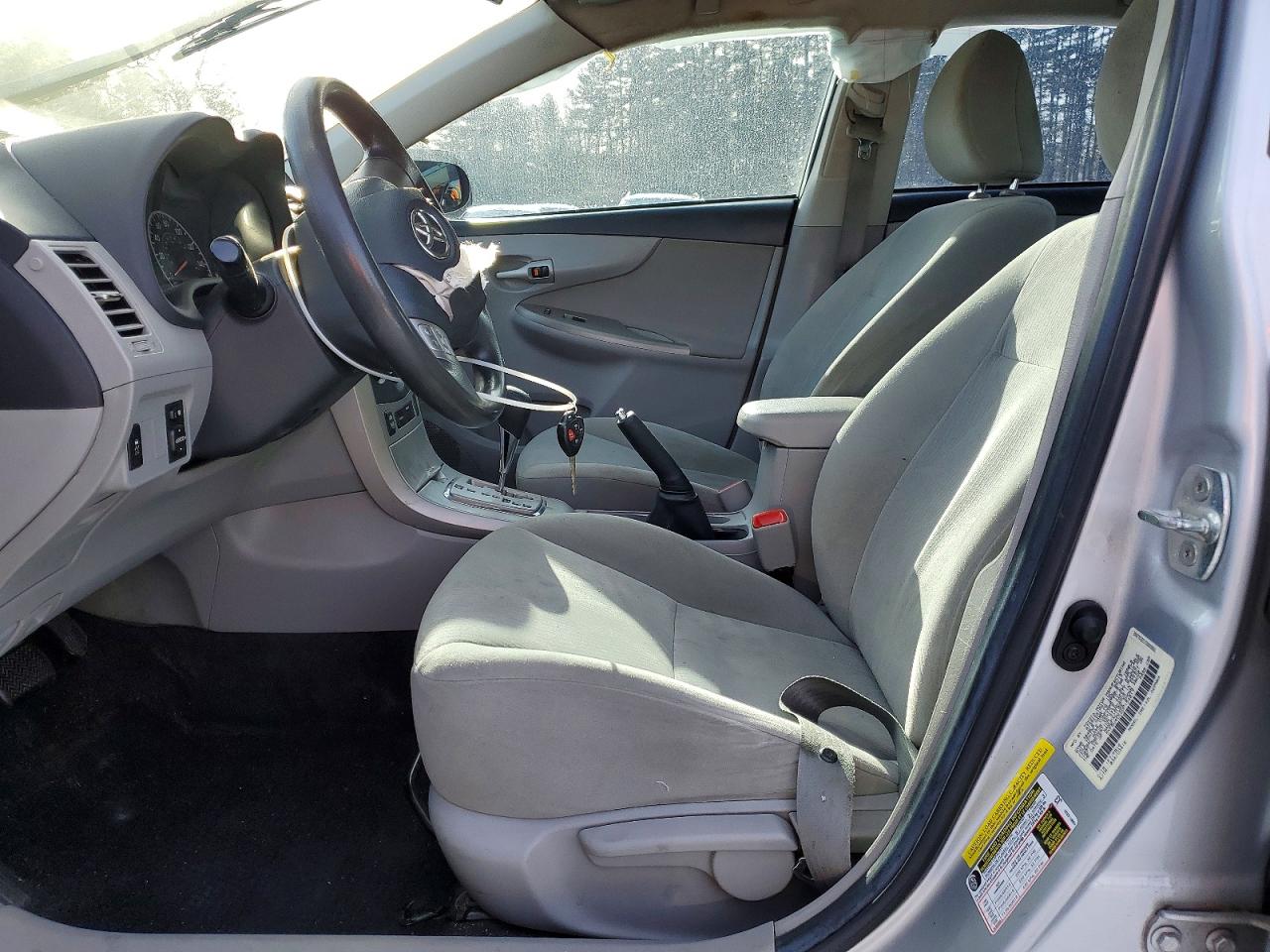 2013 TOYOTA COROLLA BASE photo 7