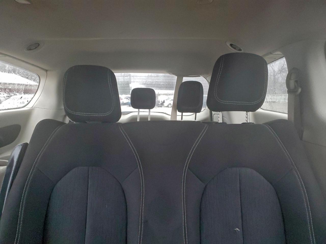 2021 CHRYSLER VOYAGER L photo 10