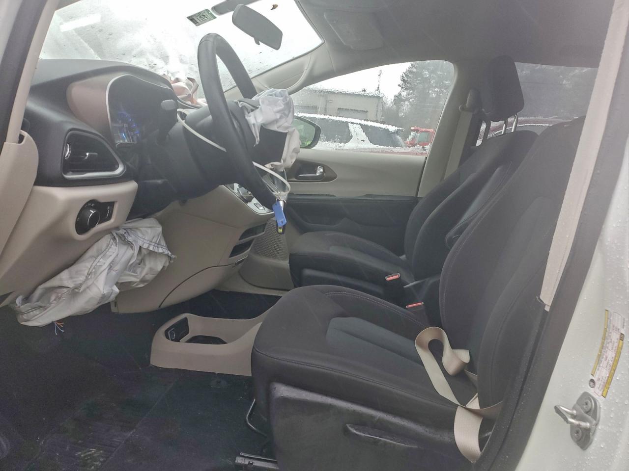 2021 CHRYSLER VOYAGER L photo 7