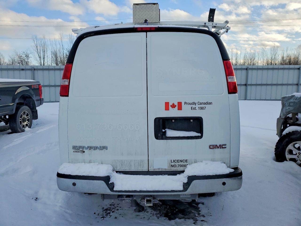 2023 GMC SAVANA G2500 photo 6