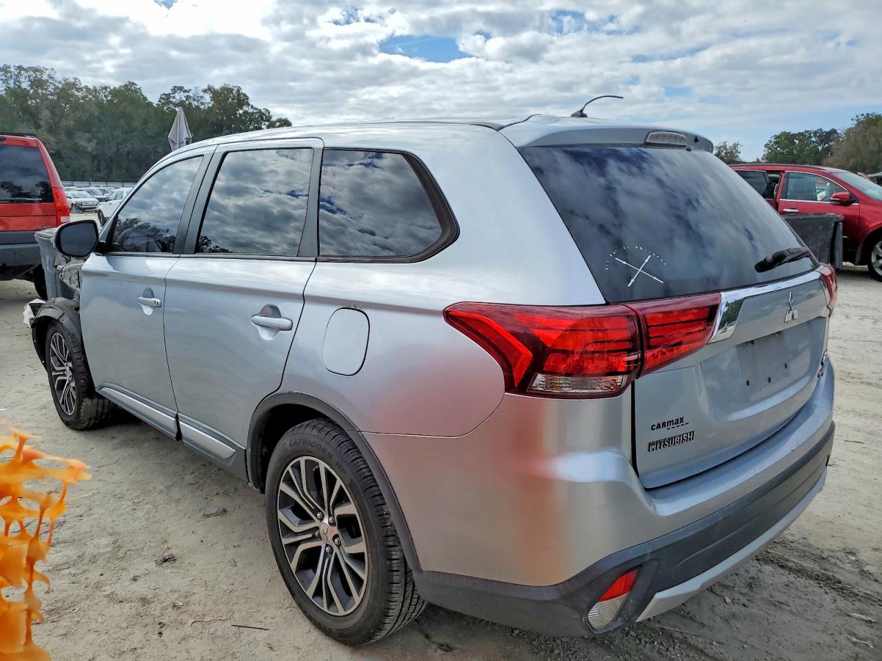 2016 MITSUBISHI OUTLANDER SE photo 2