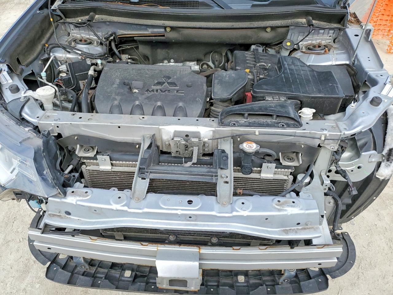 2016 MITSUBISHI OUTLANDER SE photo 12