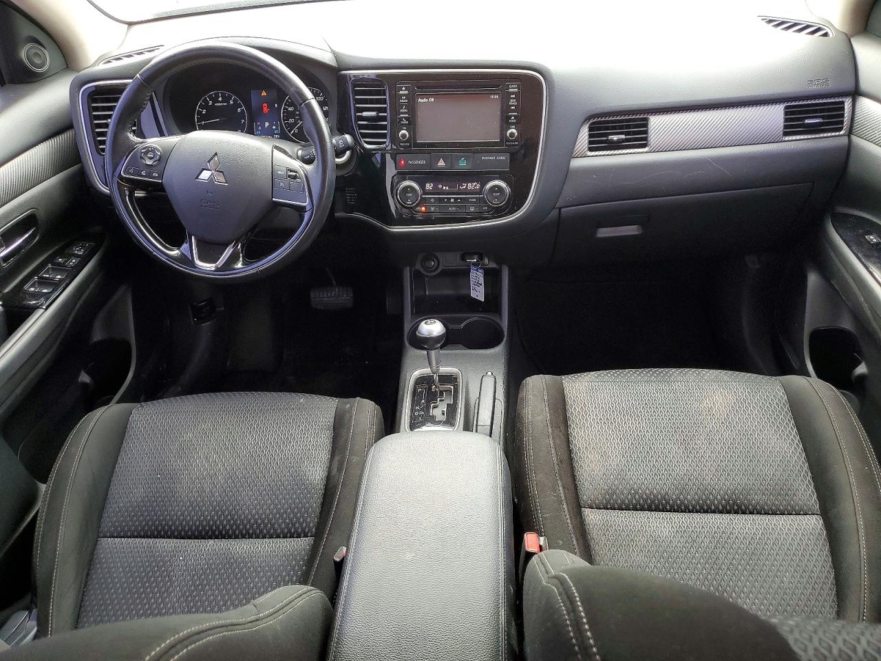 2016 MITSUBISHI OUTLANDER SE photo 8