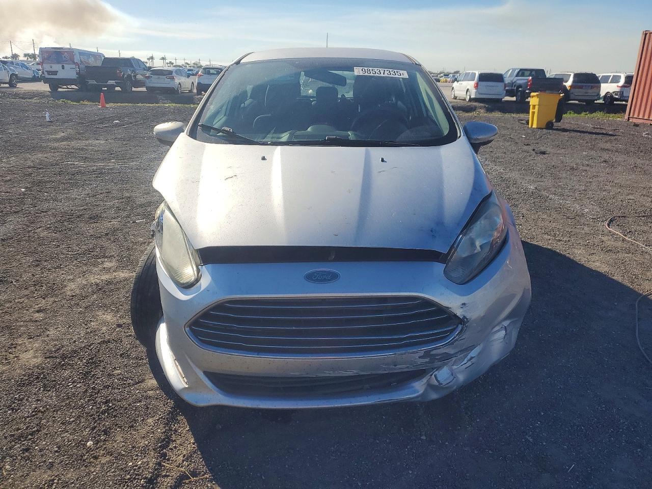 2015 FORD FIESTA SE photo 5
