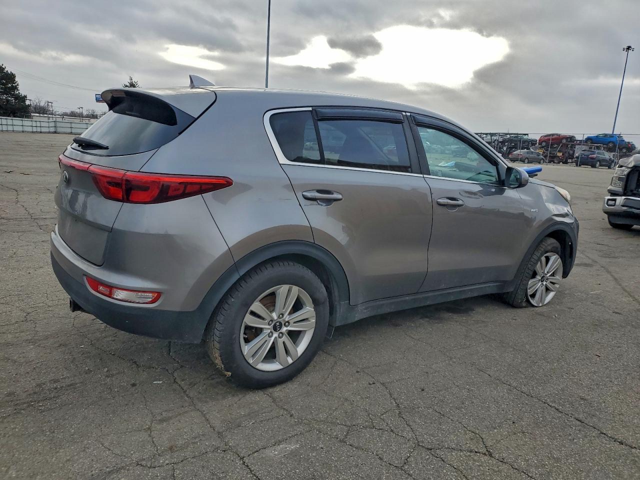 2018 KIA SPORTAGE LX photo 3