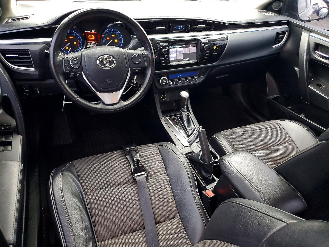 2016 TOYOTA COROLLA L photo 8