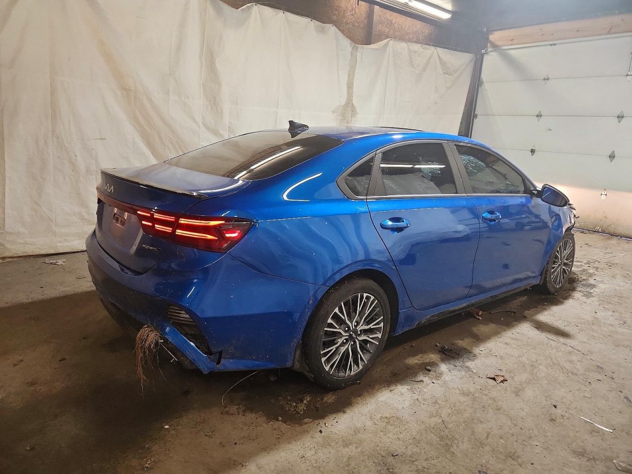 2024 KIA FORTE GT LINE photo 3