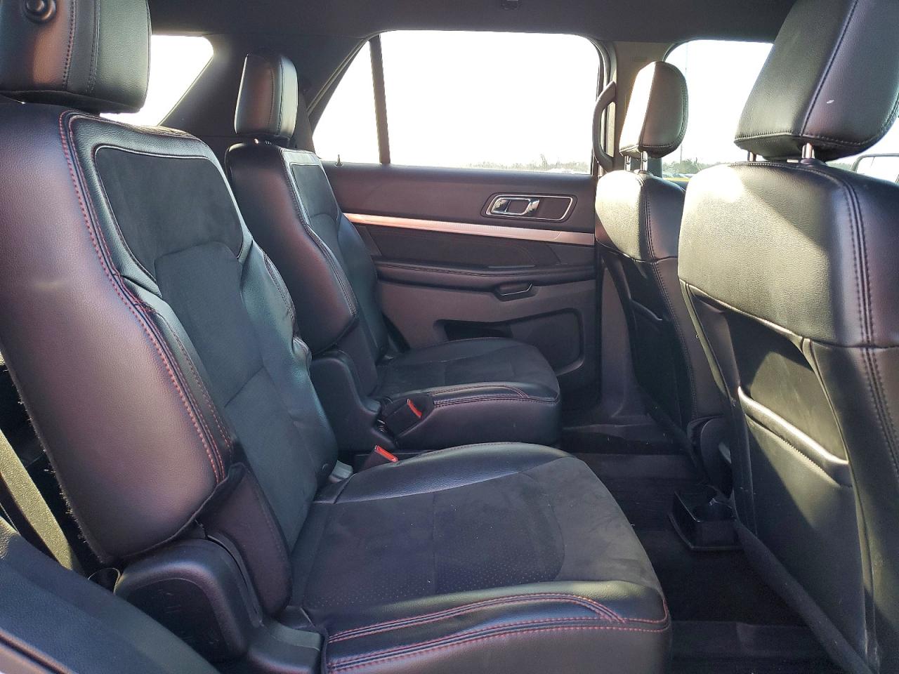 2018 FORD EXPLORER XLT photo 31