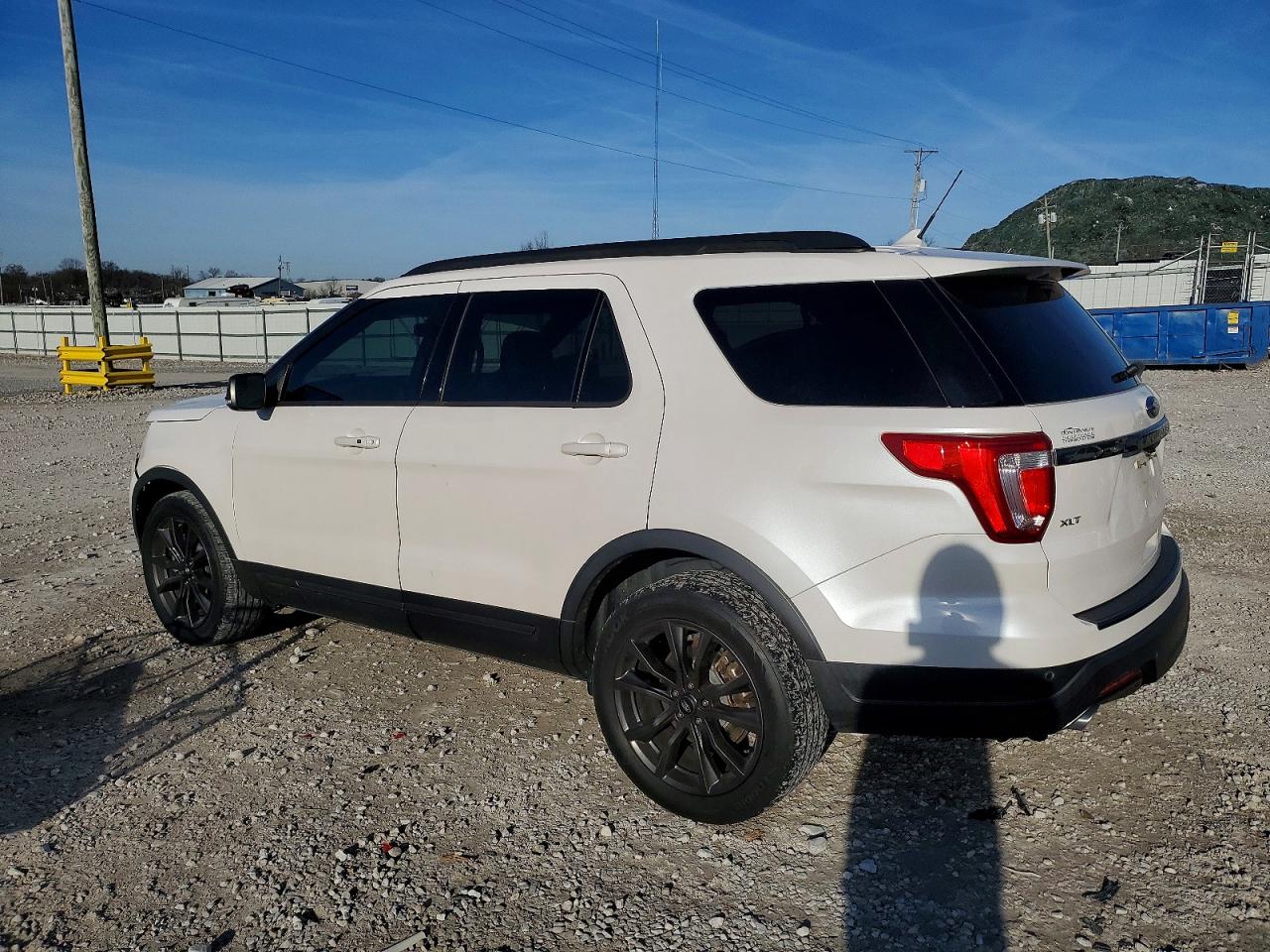 2018 FORD EXPLORER XLT photo 4