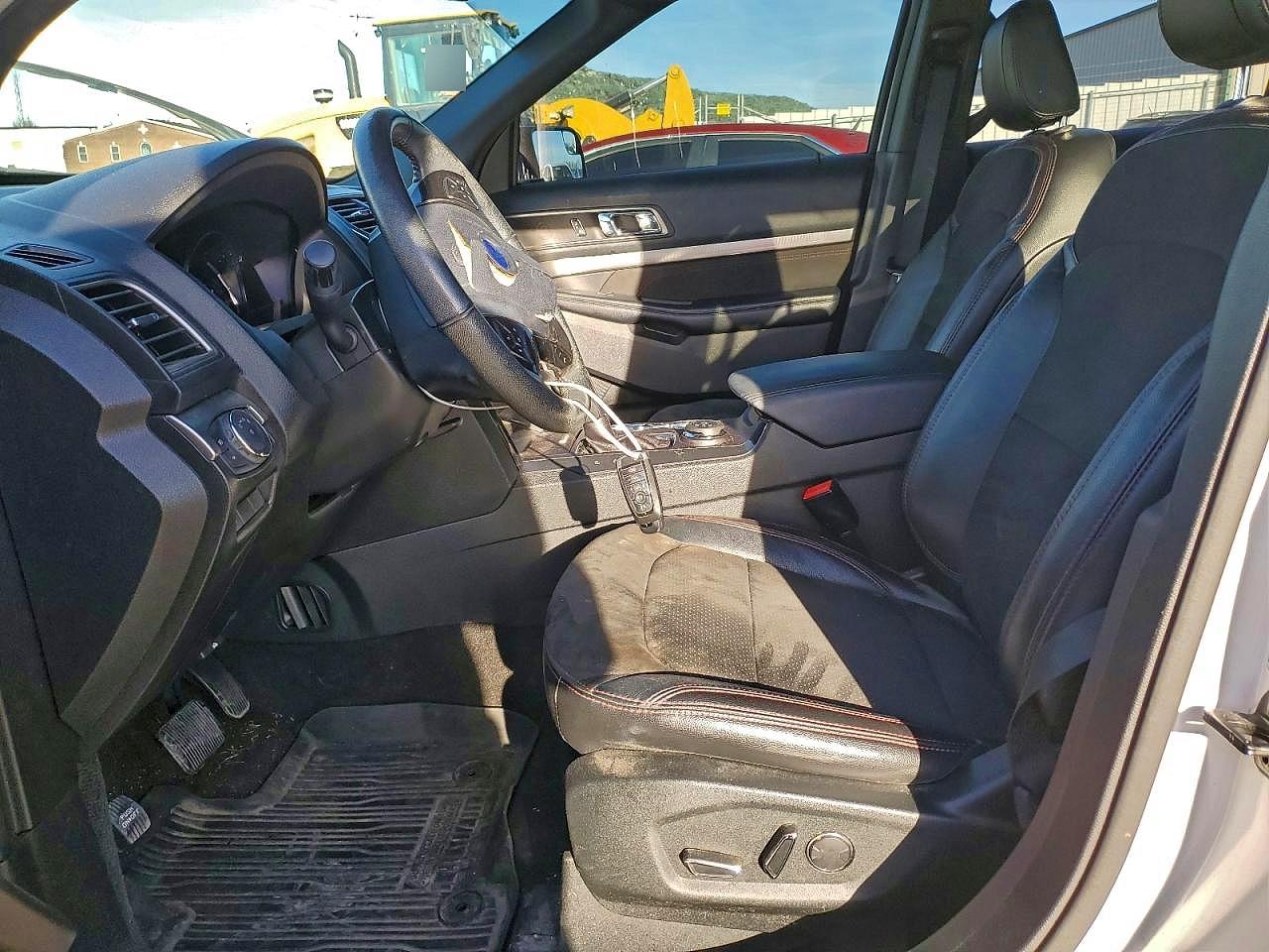 2018 FORD EXPLORER XLT photo 19