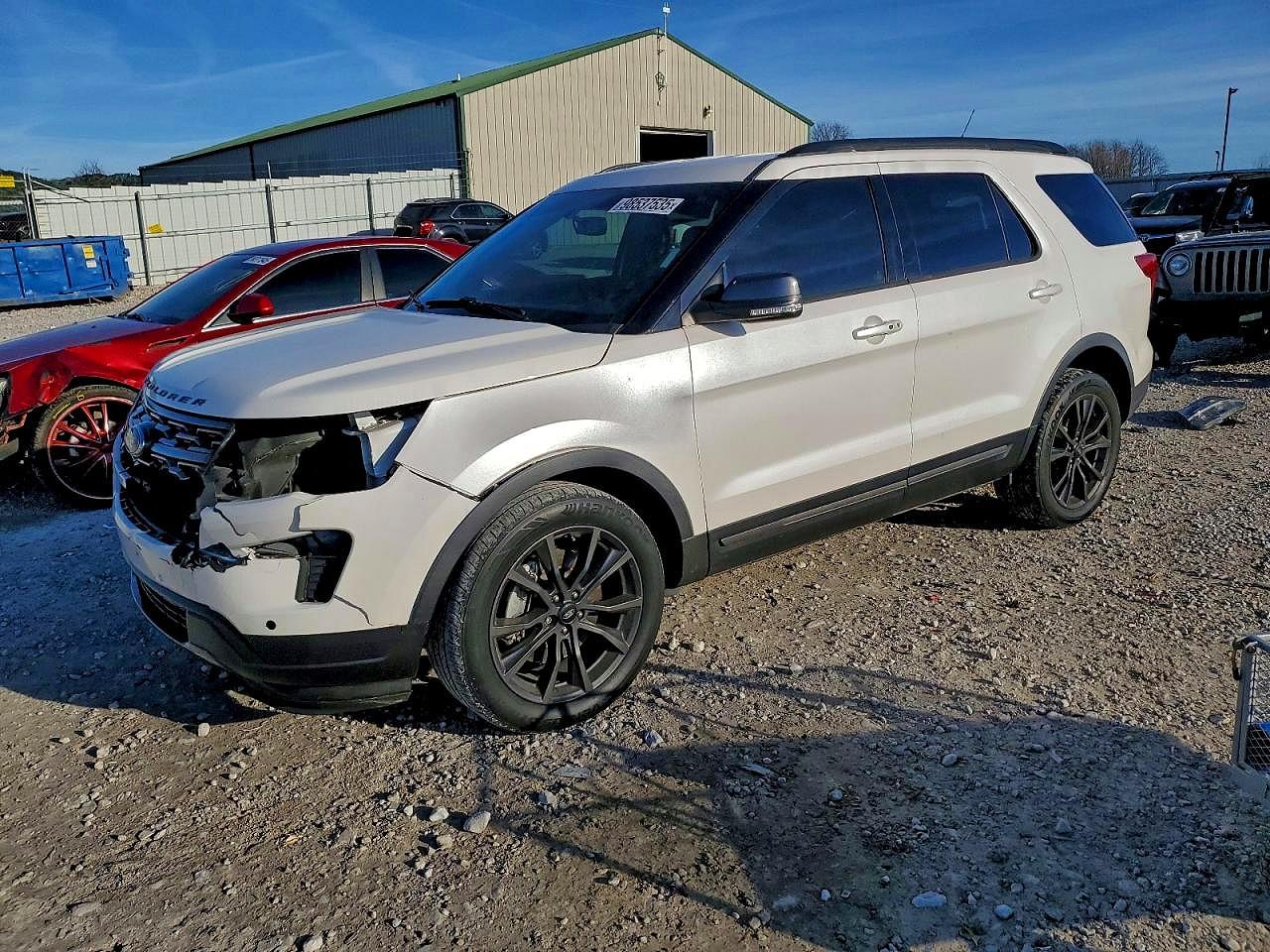 2018 FORD EXPLORER XLT photo 2