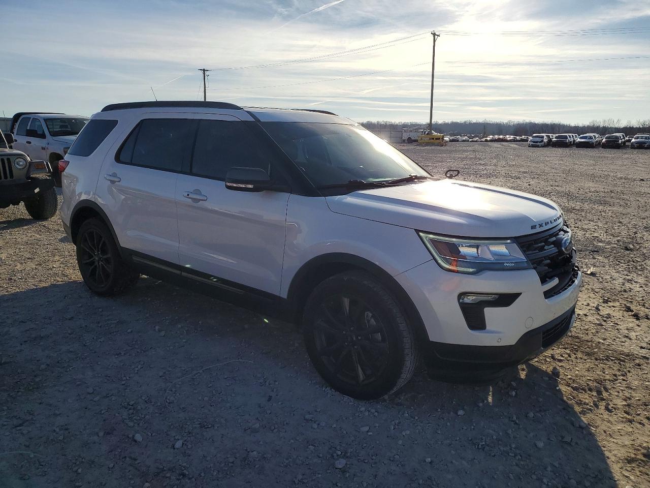 2018 FORD EXPLORER XLT photo 10