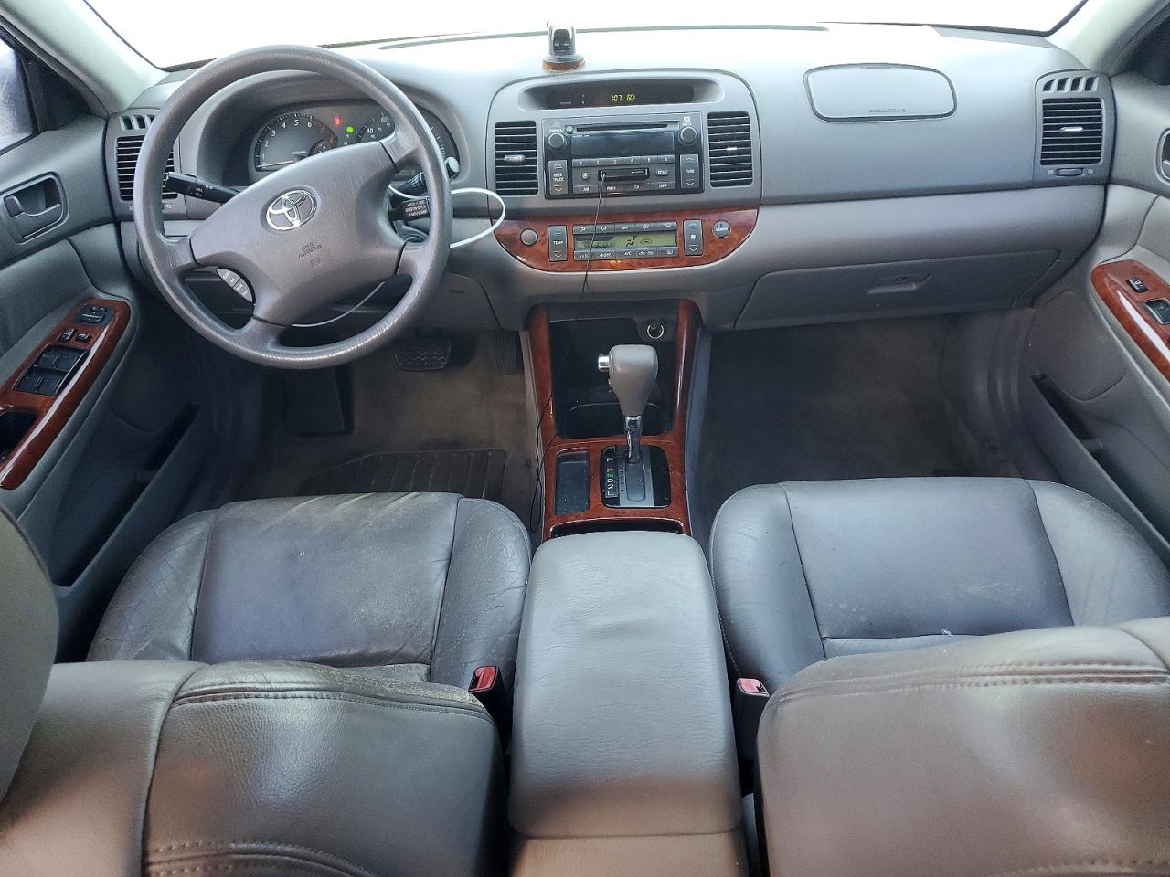 2002 TOYOTA CAMRY LE photo 15