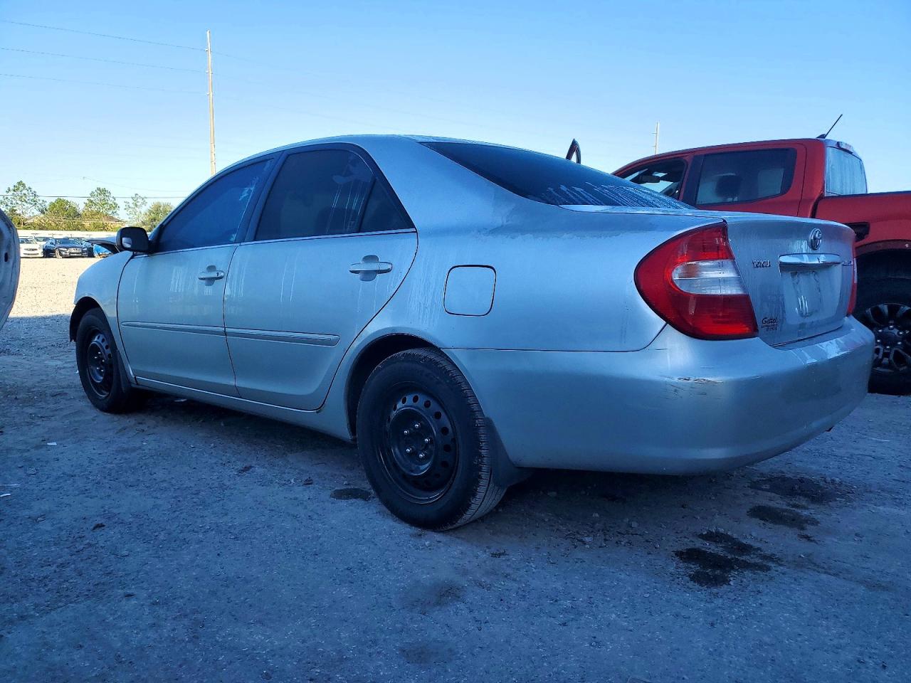 2002 TOYOTA CAMRY LE photo 3