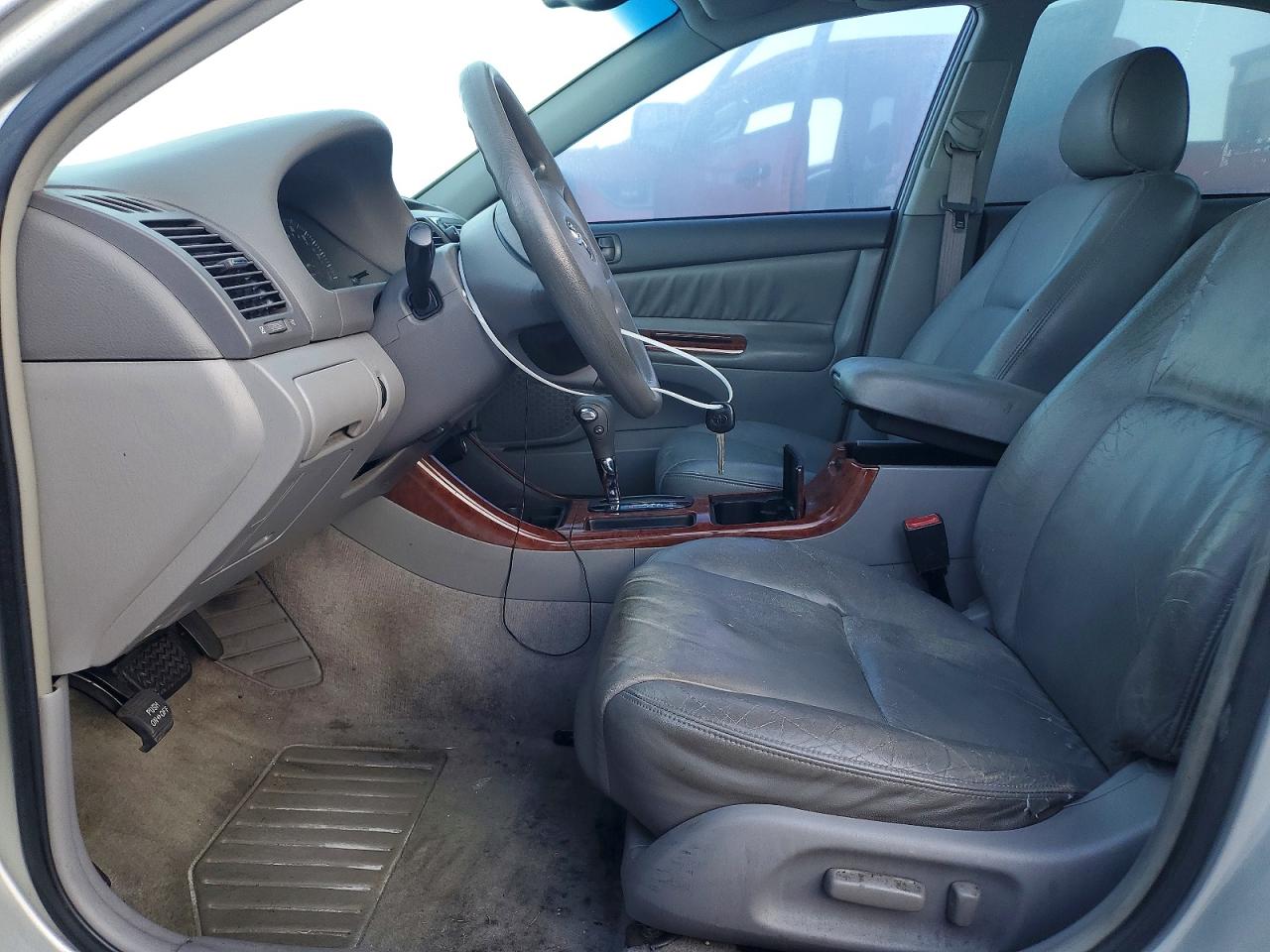 2002 TOYOTA CAMRY LE photo 13