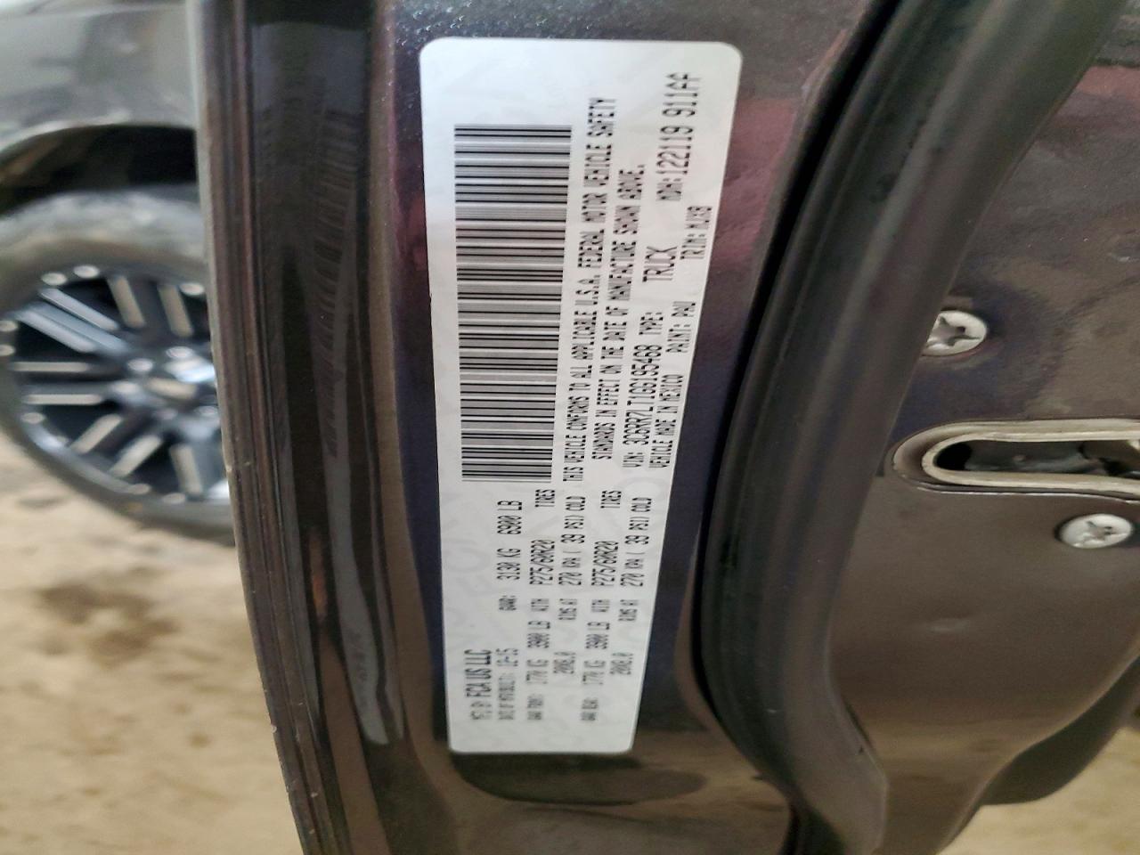 2016 RAM 1500 SLT photo 12