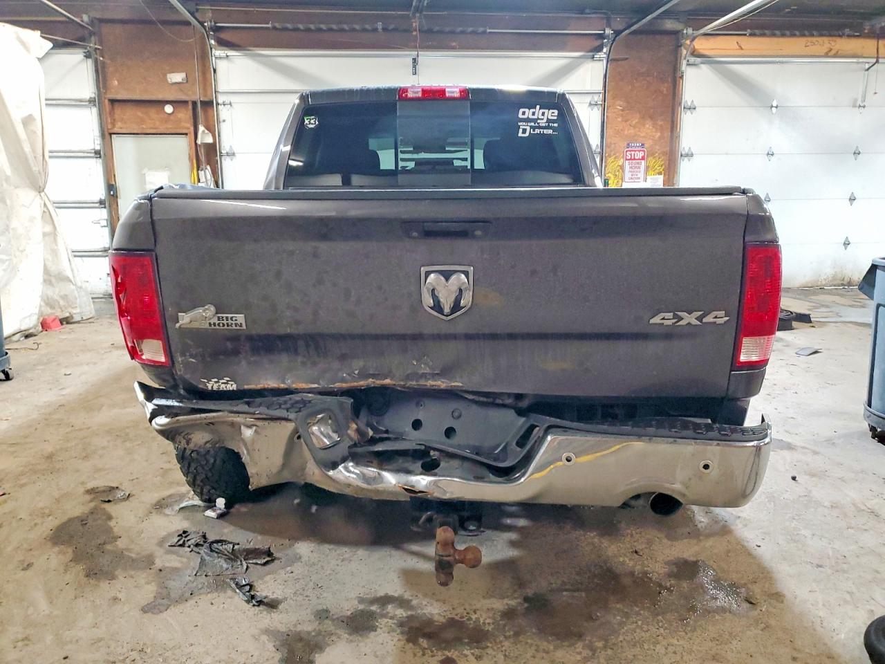 2016 RAM 1500 SLT photo 6