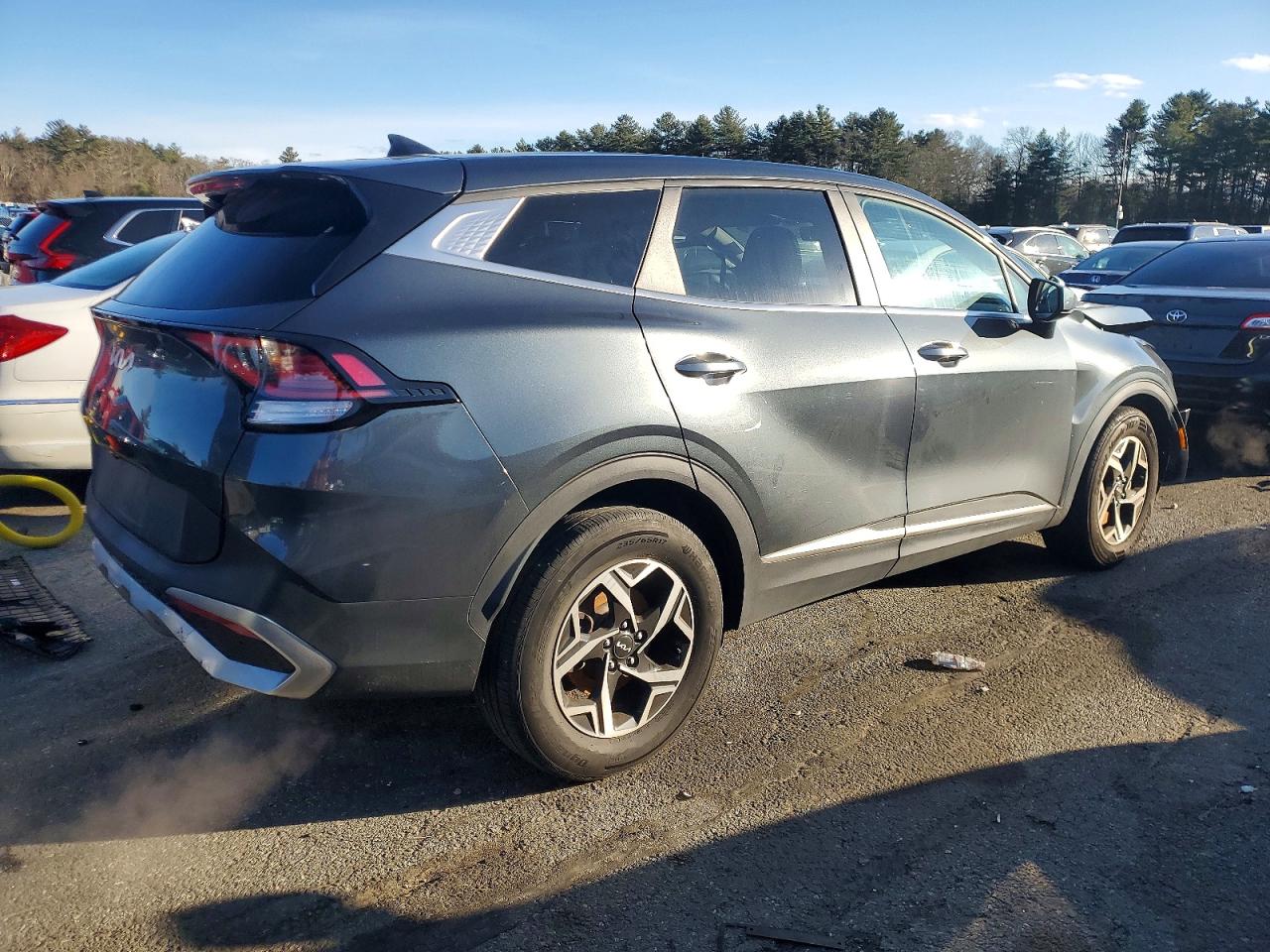 2023 KIA SPORTAGE LX photo 3