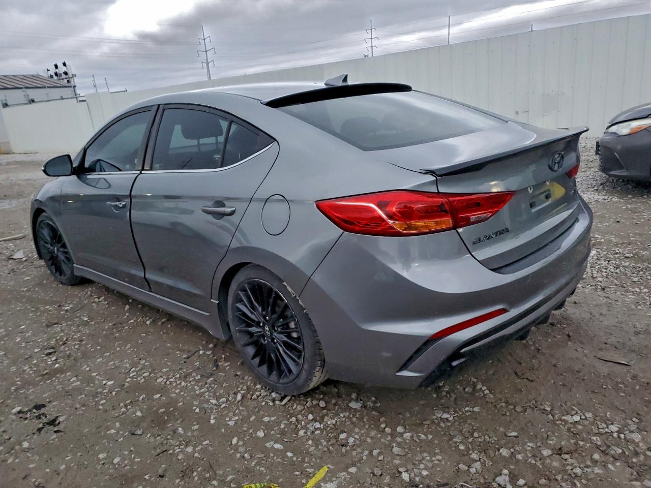 2018 HYUNDAI ELANTRA SPORT photo 3