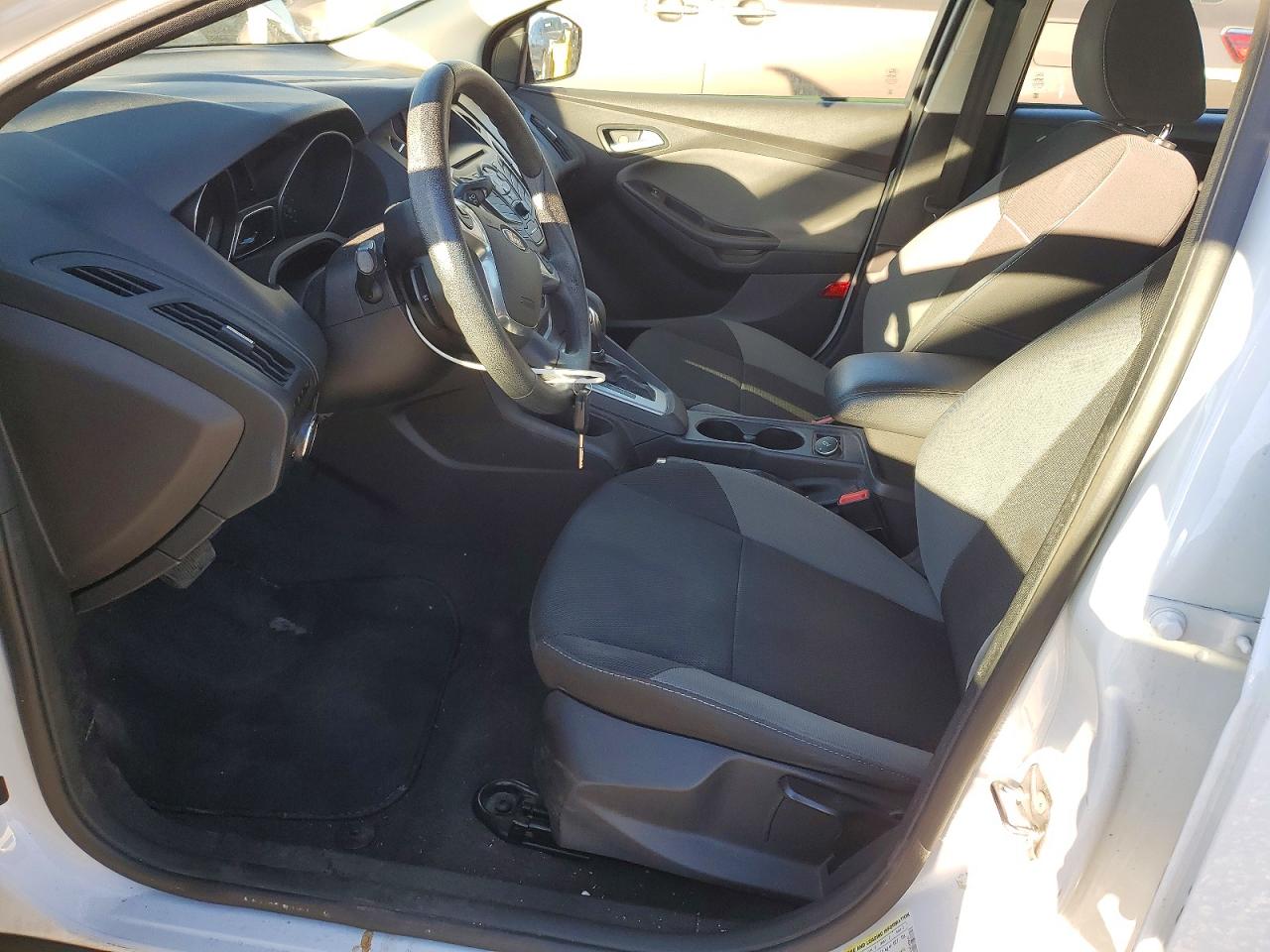 2014 FORD FOCUS SE photo 7