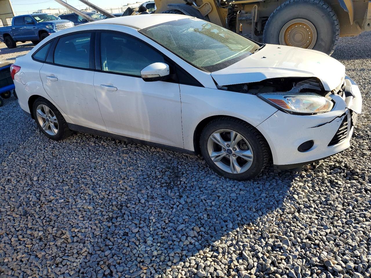 2014 FORD FOCUS SE photo 4