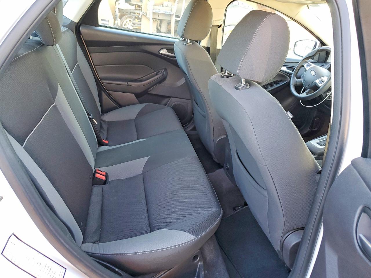 2014 FORD FOCUS SE photo 10