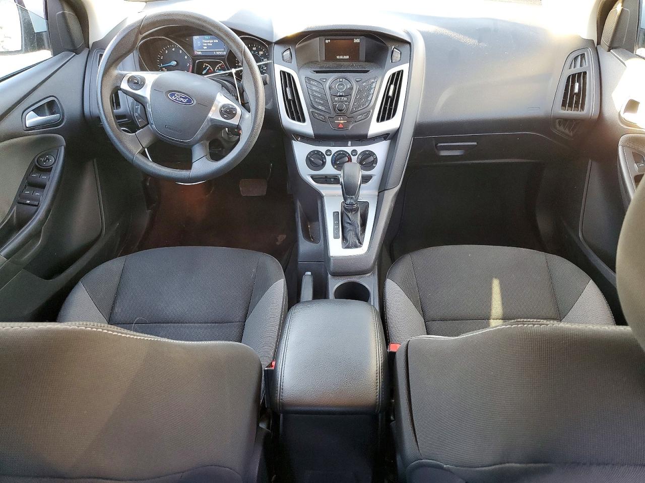 2014 FORD FOCUS SE photo 8