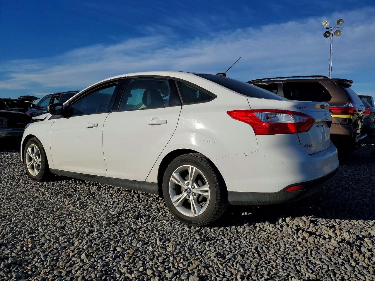 2014 FORD FOCUS SE photo 2