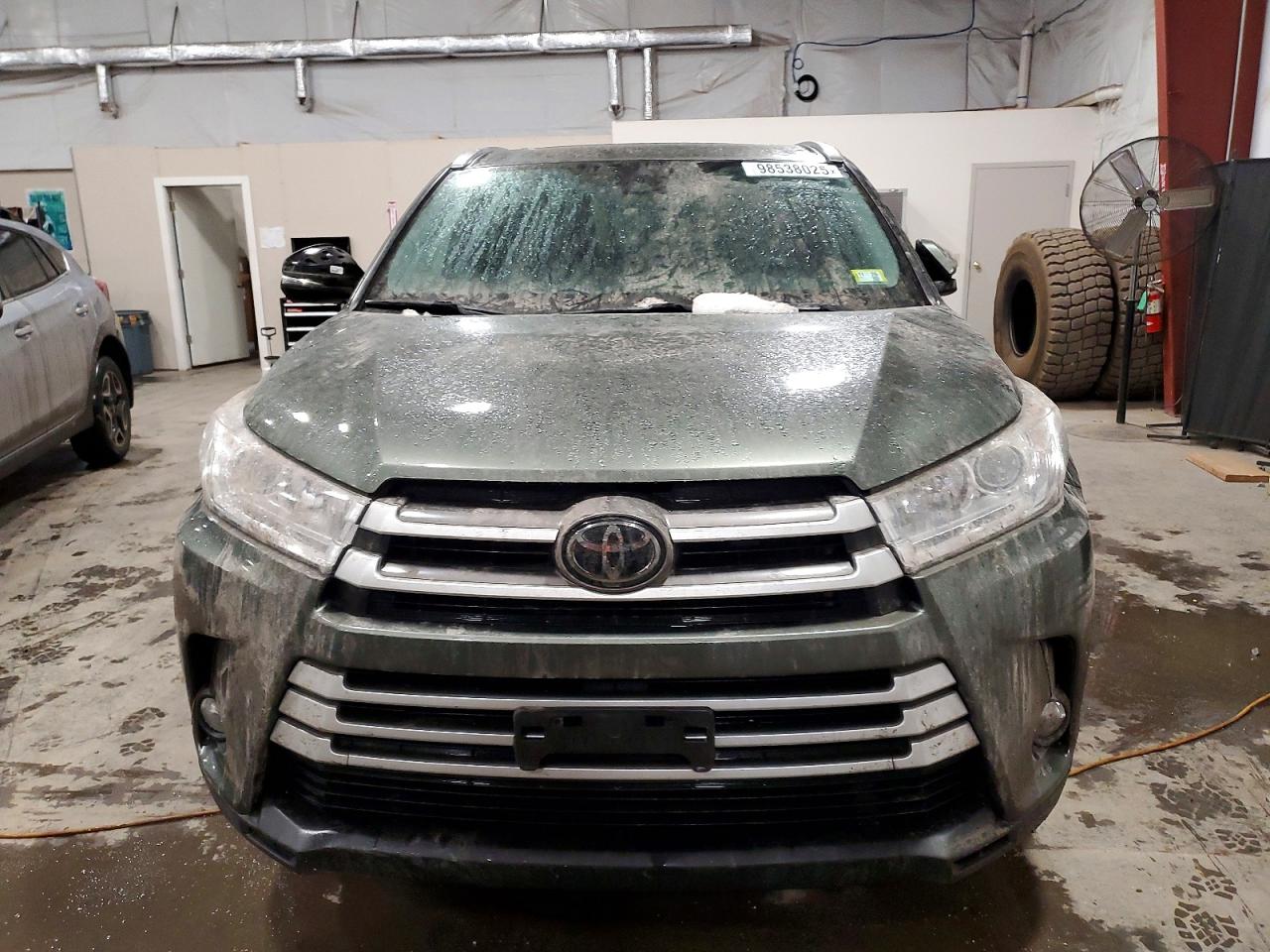 2018 TOYOTA HIGHLANDER SE photo 5
