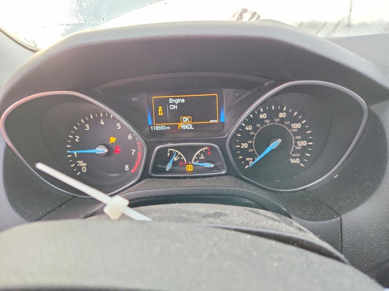 2015 FORD FOCUS SE photo 9