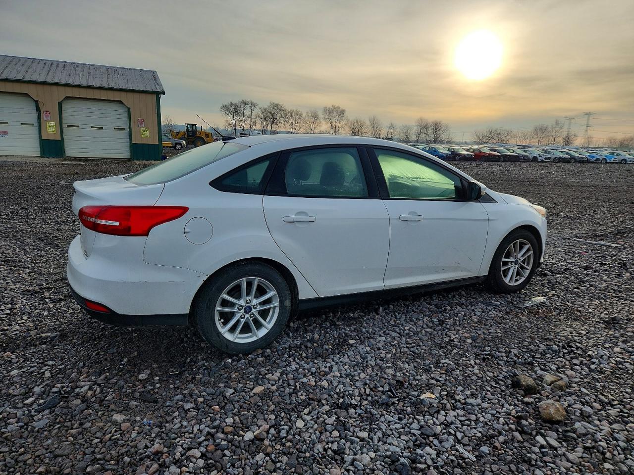 2015 FORD FOCUS SE photo 3